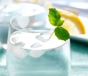 Beber agua fria