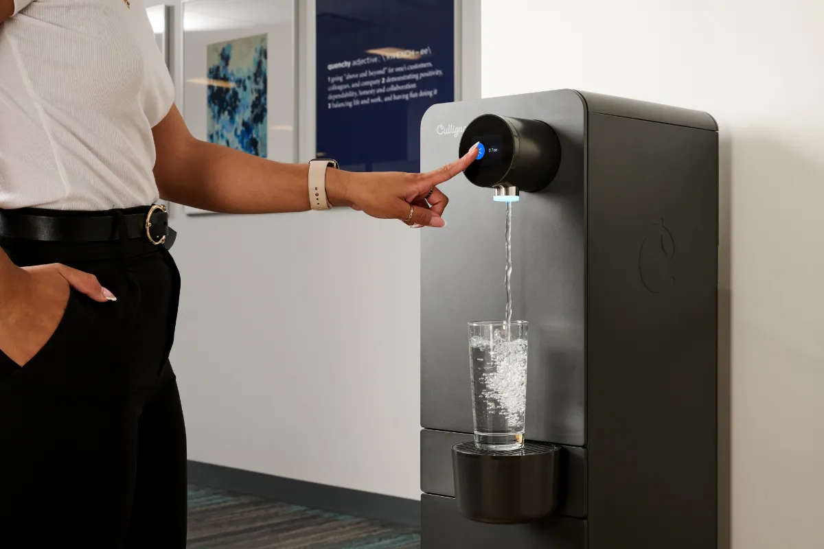 Dispensador de agua filtrada para niños